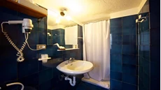 Bagno con doccia Hotel Dolonne Courmayeur